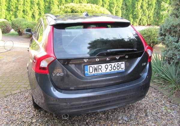 Volvo V60 cena 53900 przebieg: 76000, rok produkcji 2016 z Siechnice małe 191